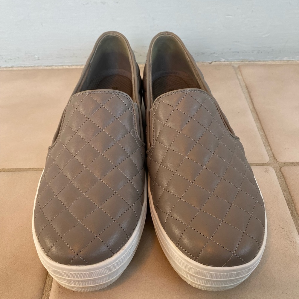 Skechers Street Air Cooled Memory Foam Slip On Size 7.5